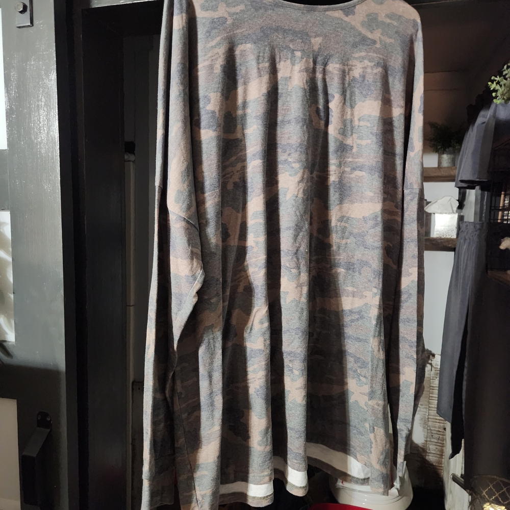 Women's Camouflage Long Sleeve Top